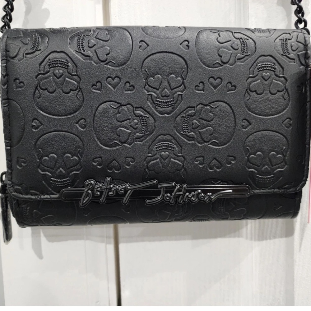 Betsey Johnson Black Embossed Skulls Crossbody Bag XOLANDON Web Strap NWT - Picture 8 of 9